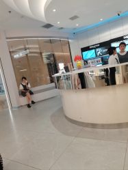 -PE SALON