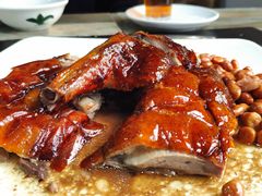 招牌烧鹅-石岐乳鸽村(南海第三分店)