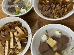 -松树干拌面店