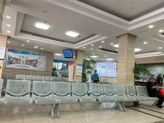 -上海大学附属上海和平眼科医院