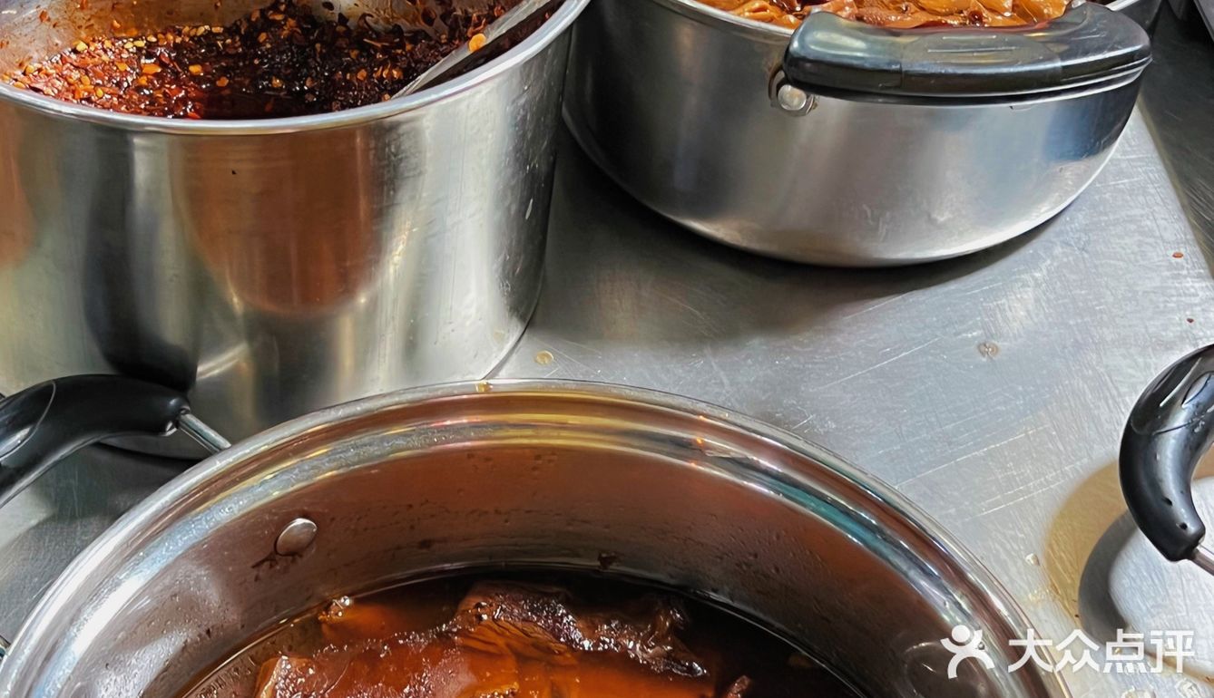 广州📍地铁口挖到巨多料的凉皮卷卷🤤8r一个