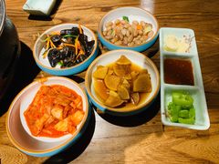 -明洞阿姨·韩式酱蟹烤肉·创意料理(三元桥店)