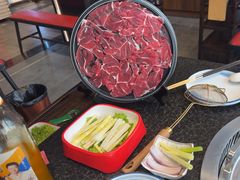 -醉董牛川派鲜肉自选火锅(烟台店)