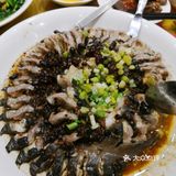 结果出品有惊喜。烧鹅皮脆肉香。阿拉斯加长脚蟹口味略淡