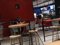 大堂-麦当劳(郑州东高铁站店)