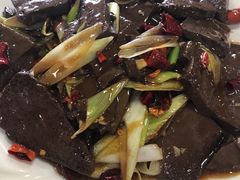 -金卯白肉罩火烧