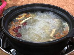 -濠轩阁特色生蚝火锅(水湾路店)