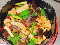 杏鲍菇炒牛肉-云海肴·汽锅鸡·云南菜(高德置地店)