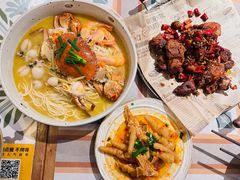 欢腾脱骨鸡爪-十面欢腾·海鲜面·台式Bistro(长乐路店)