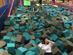 -酷跳蹦床主题公园(万胜广场店)