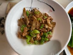 -蔼若春.传承三十年云南菜(金碧公园店)