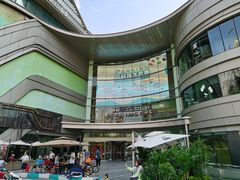 -白玉兰广场停车场