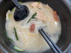 -桥香园过桥米线(国贸店)