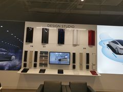 -TESLA 特斯拉(上海太古汇体验店)