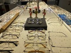 -宏宇眼镜蔡司依视路折扣店(兆佳眼镜城店)