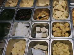 -愉肴麻辣香锅(中山路店)