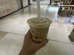 -瑞幸咖啡(岳家嘴地铁站店)