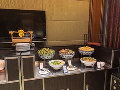-东西风牛排馆周末烧烤自助(首都机场希尔顿店)