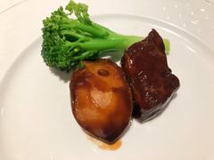 文火澳洲小牛肉配五头鲜鲍-Yan Ting 宴庭中餐厅(上海静安瑞吉酒店)