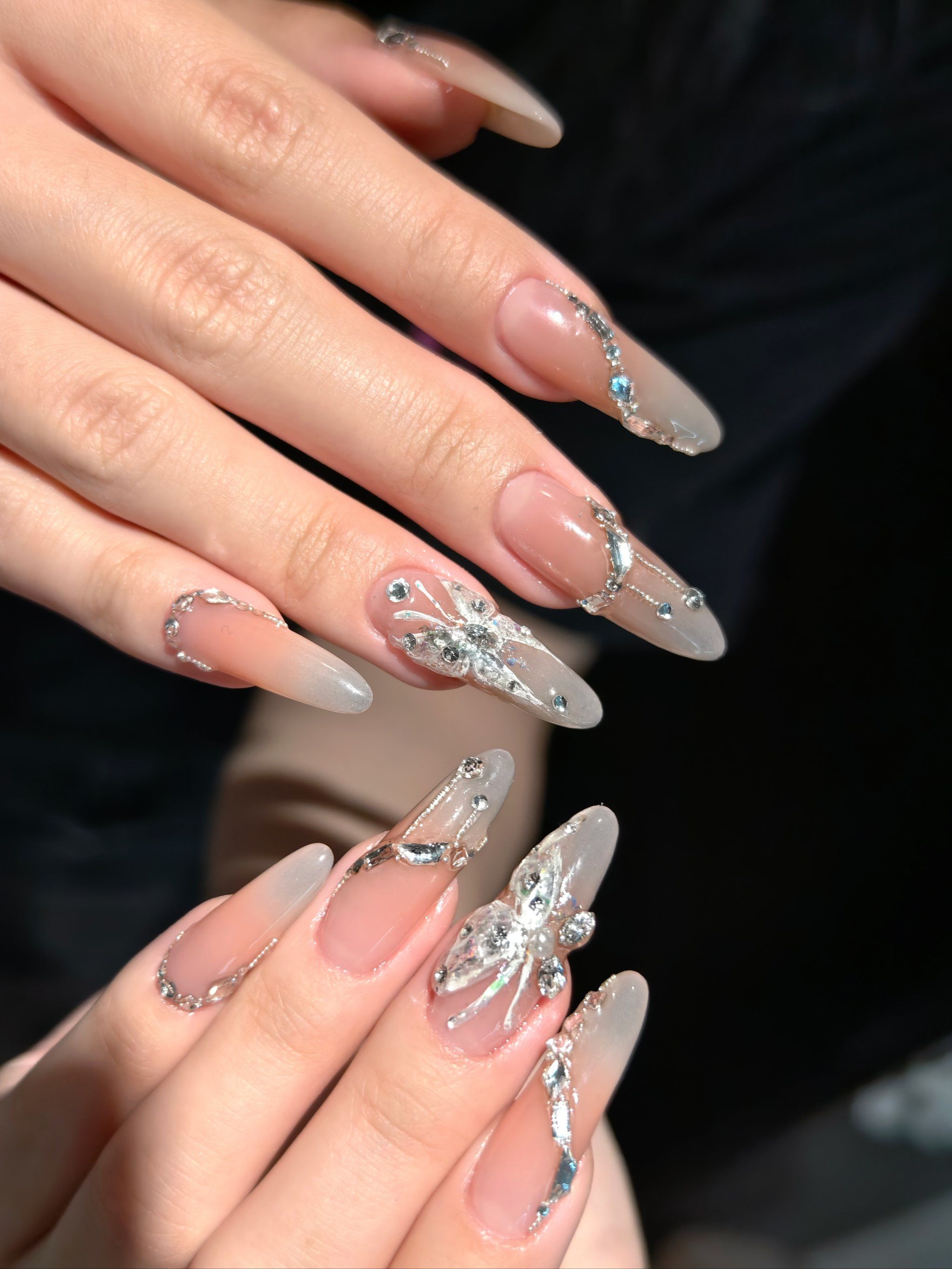 晶莹剔透的水晶甲设计