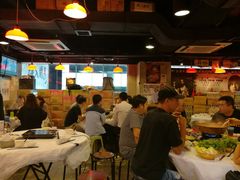 大堂-鲜入围煮花胶鸡海鲜火锅