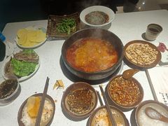 -贵府酸汤牛肉火锅·贵州老字号(飞山街店)