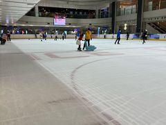 -冰堡国际溜冰场(观澜湖新城MHMALL店)
