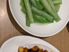 -渝信川菜 · 川味家常菜(财富购物中心店)