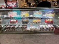 面包甜点陈列柜-哈根达斯(万象城店)