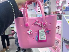 -名创优品(北京新中关购物中心地铁层店)