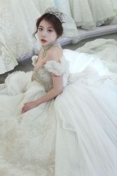 -台湾蔡美月婚纱租赁