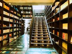 -钟书阁(松江泰晤士小镇店)