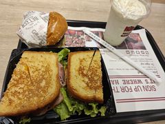 -The Habit Burger Grill 哈比特汉堡(爱琴海店)