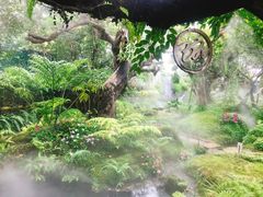 -Chom Cafe and Restaurant