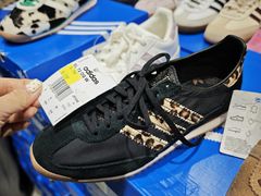 -东荟城名店仓
