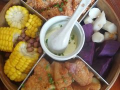 -黄桷树曹家私房菜(江与城店)