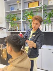 -吉艺心专业美发造型