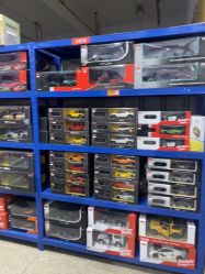 -逝水玩具折扣店