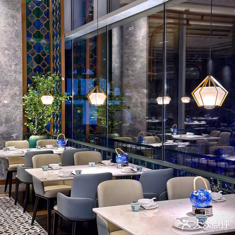 成都排队王～广州百年老字号陶陶居来成都啦