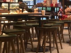 大堂-星巴克(青岛大拇指广场分店)