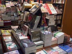 -西西弗书店&矢量咖啡(凯德晶萃广场店)