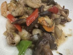 -鑫渔港海鲜本地菜·山海关浑锅(东戴河店)