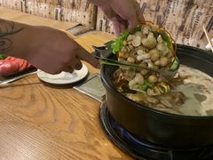 -菌海森林·非遗野生菌火锅(西山区滇池路摩根道店)