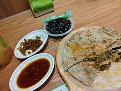 猪肉茴香饼-甲乙饼·北京手工肉饼(西直门凯德茂店)