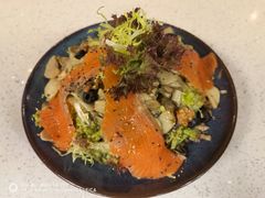 烟熏三文鱼杂菌沙拉-BE BRIGHT KITCHEN(正佳广场店)