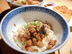 辣肉面-沪西老弄堂面馆(定西路店)