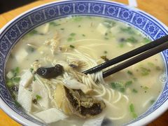 鲍蛤蛏海鲜面-沪西老弄堂面馆(定西路店)