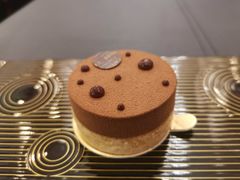-Salon de The de Joel Robuchon(外滩18号店)