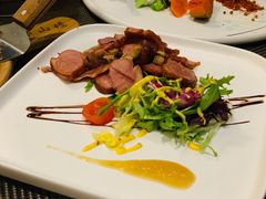 -悦享绿山墙西餐厅