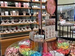 -Laderach 莱德拉(上海环贸iapm店)